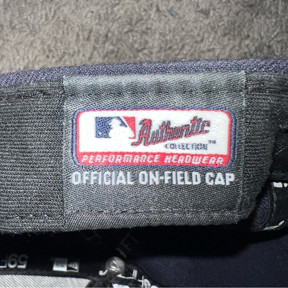 New Era 59FIFTY Teal/Navy Seattle Mariners Authentic Collection On Field 7-1/4 - Picture 5 of 8